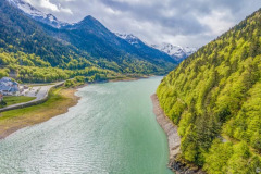 Le lac de Fabrèges Artouste et la hêtraie sapinière (vue aérienne)//Fabrèges Artouste lake and fir beech forest (aerial view)