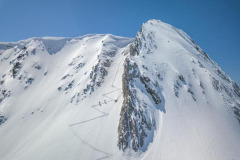 Ski de randonnée à Gourette (vue aérienne)//Ski touring in Gourette (aerial view)