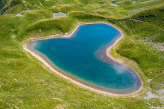 Le lac du Montagnon d'Iseye (vue aérienne)//Montagnon d'Iseye lake (aerial view)//