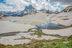 Béarn, vallée d'Ossau, marmotte, et lac Gentau en banquise vue pic du midi d'Ossau//Béarn, Ossau valley, marmot, and Lake Gentau on pack ice seen from Pic du Midi d'Ossau