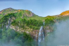 La cascade de Pista au Pays Basque (vue aérienne)//The Pista waterfall in the Basque Country (aerial view)